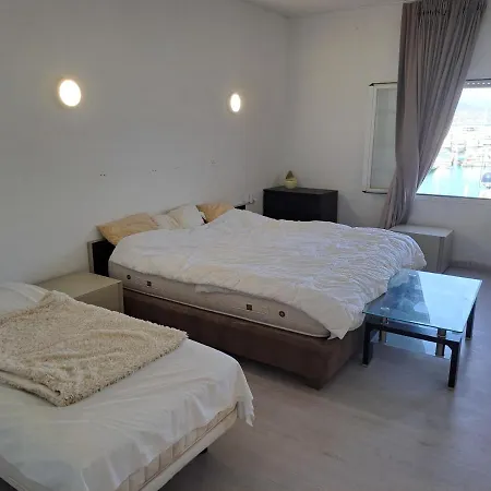 Private Suites In Huge Penthouse 1St Line Puerto Banus, Incredible Views, Jacuzzis Marbella Exterior foto