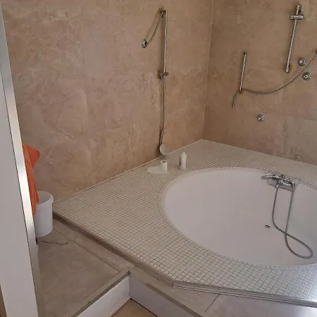 Private Suites In Huge Penthouse 1St Line Puerto Banus, Incredible Views, Jacuzzis Marbella Exterior foto